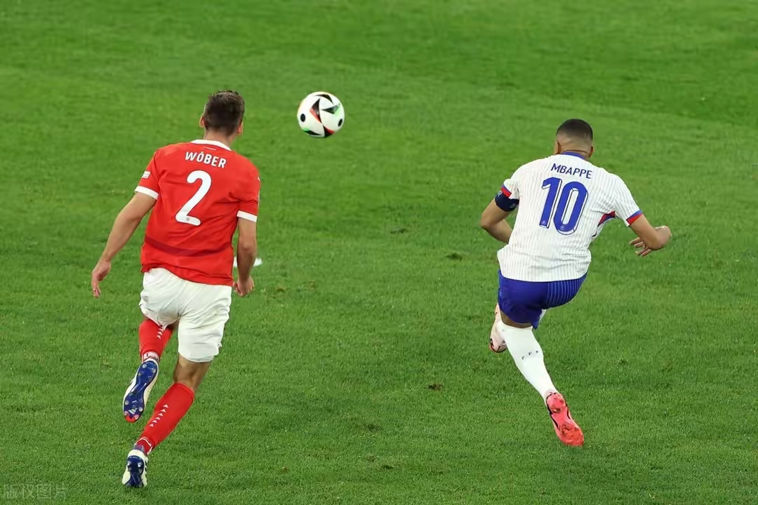 爱游戏体育-姆巴佩回归赛场,突破纪录首场状态亮眼,IG观众沸腾!的简单介绍